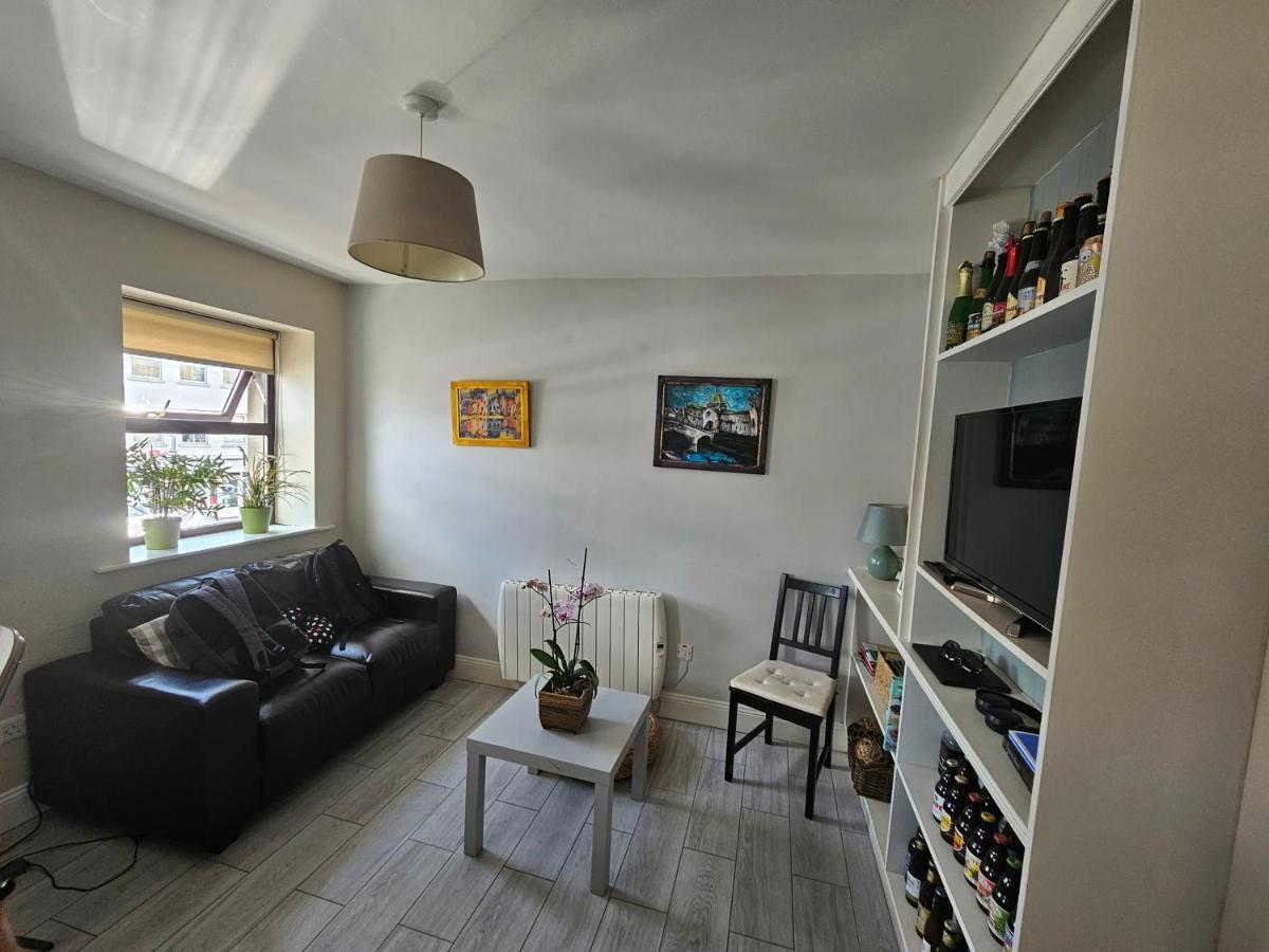גלוואיי Cosy City Centre Apartment מראה חיצוני תמונה
